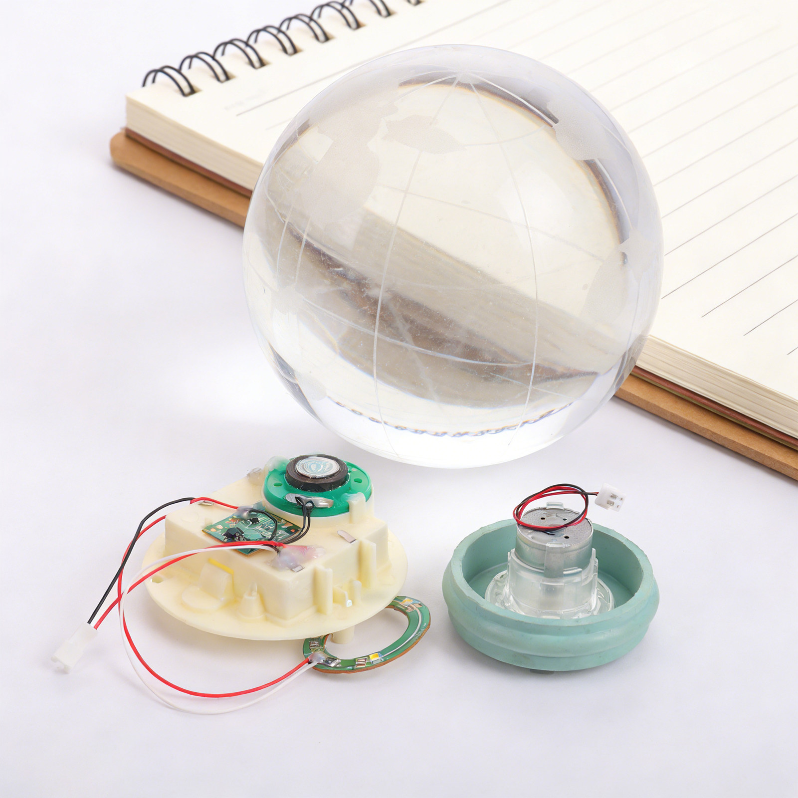 Snow Globe Movement with Music - огляд і ціна Plastic Dome Clear